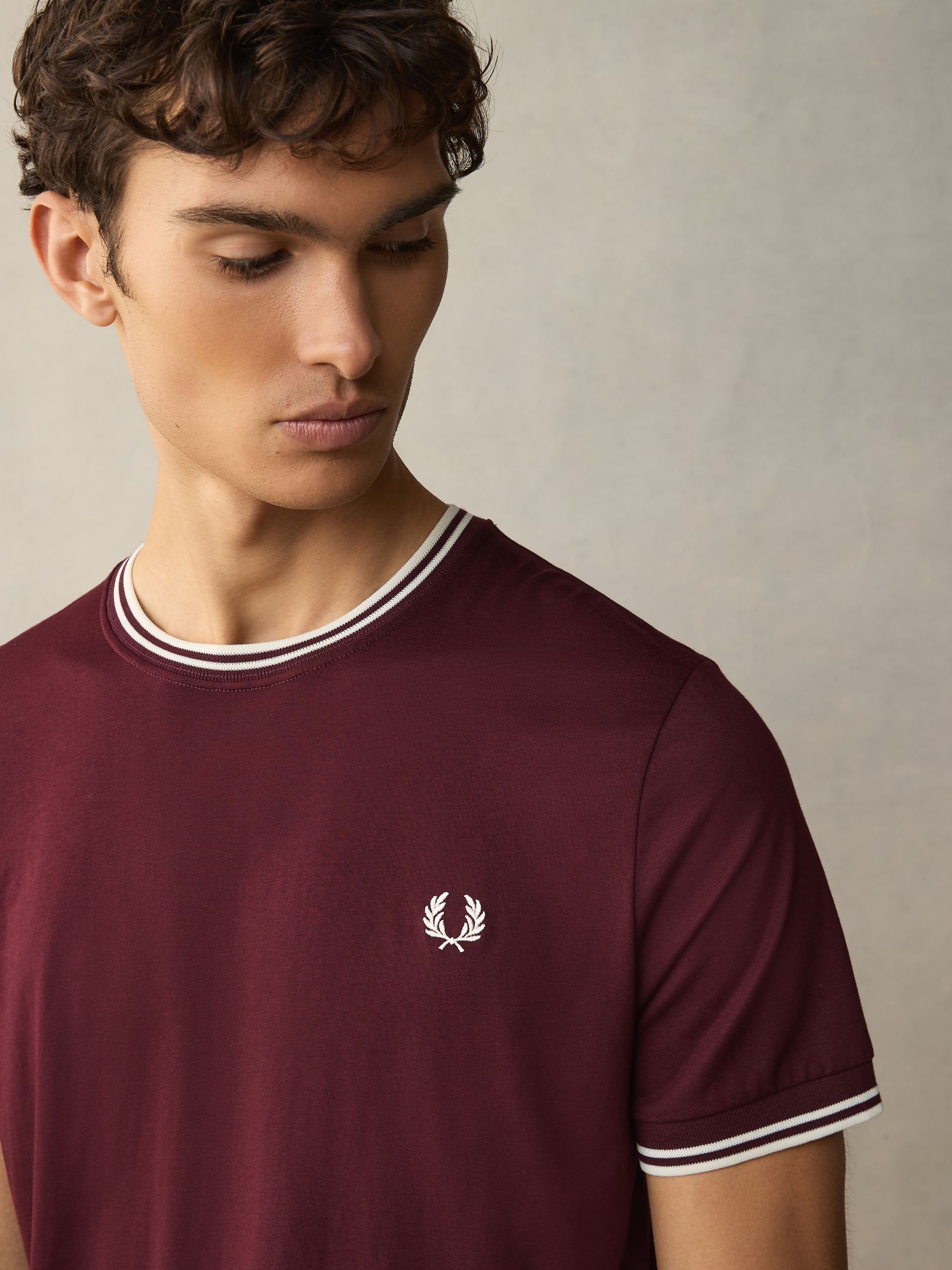 Bordeauxrood - Fred Perry - T-shirt met twee contrasterende logo's