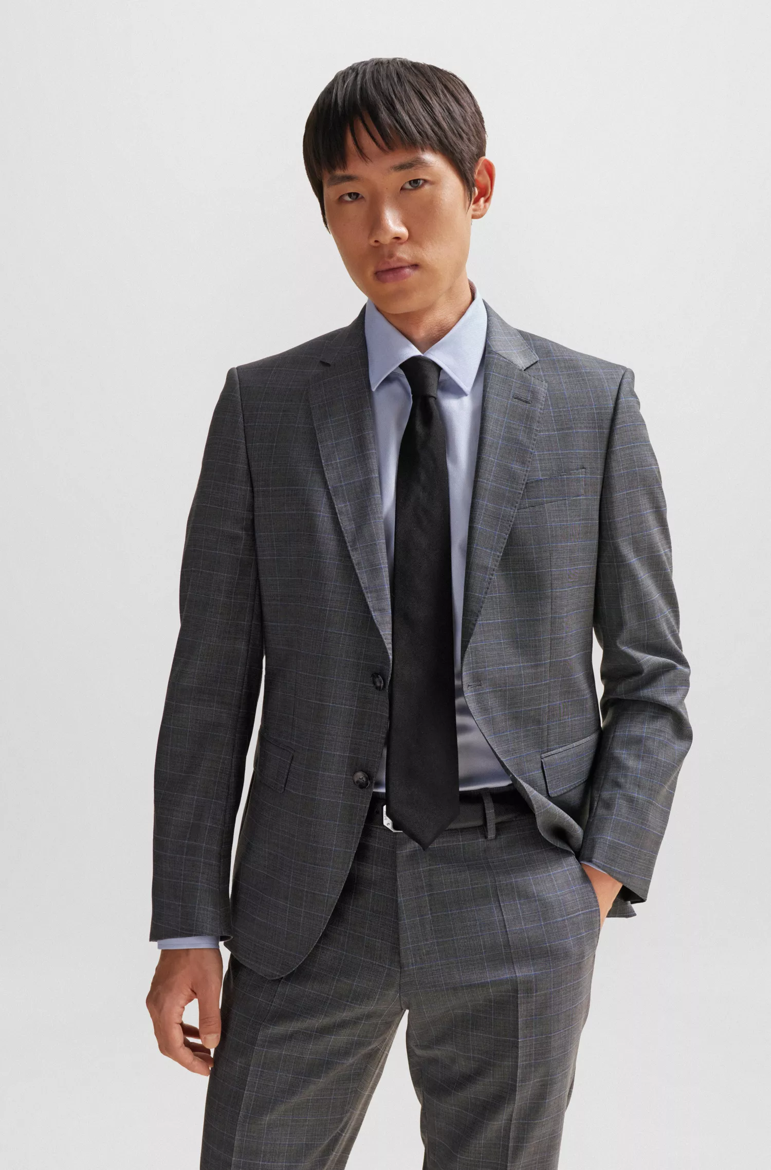 Terno BOSS preto slim fit em lã elástica xadrez.