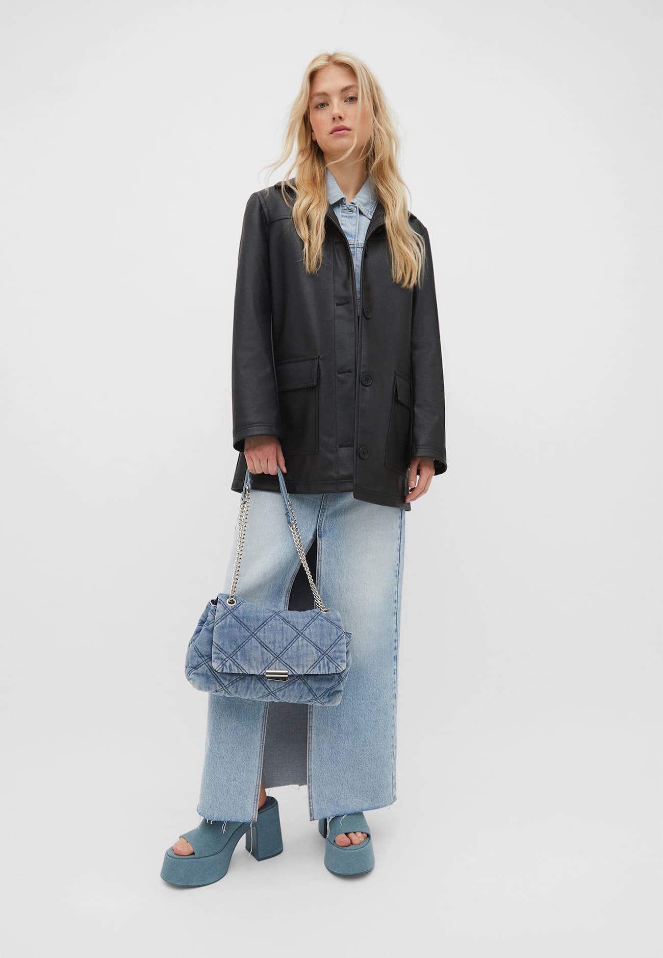 Bolsa transversal grande em jeans