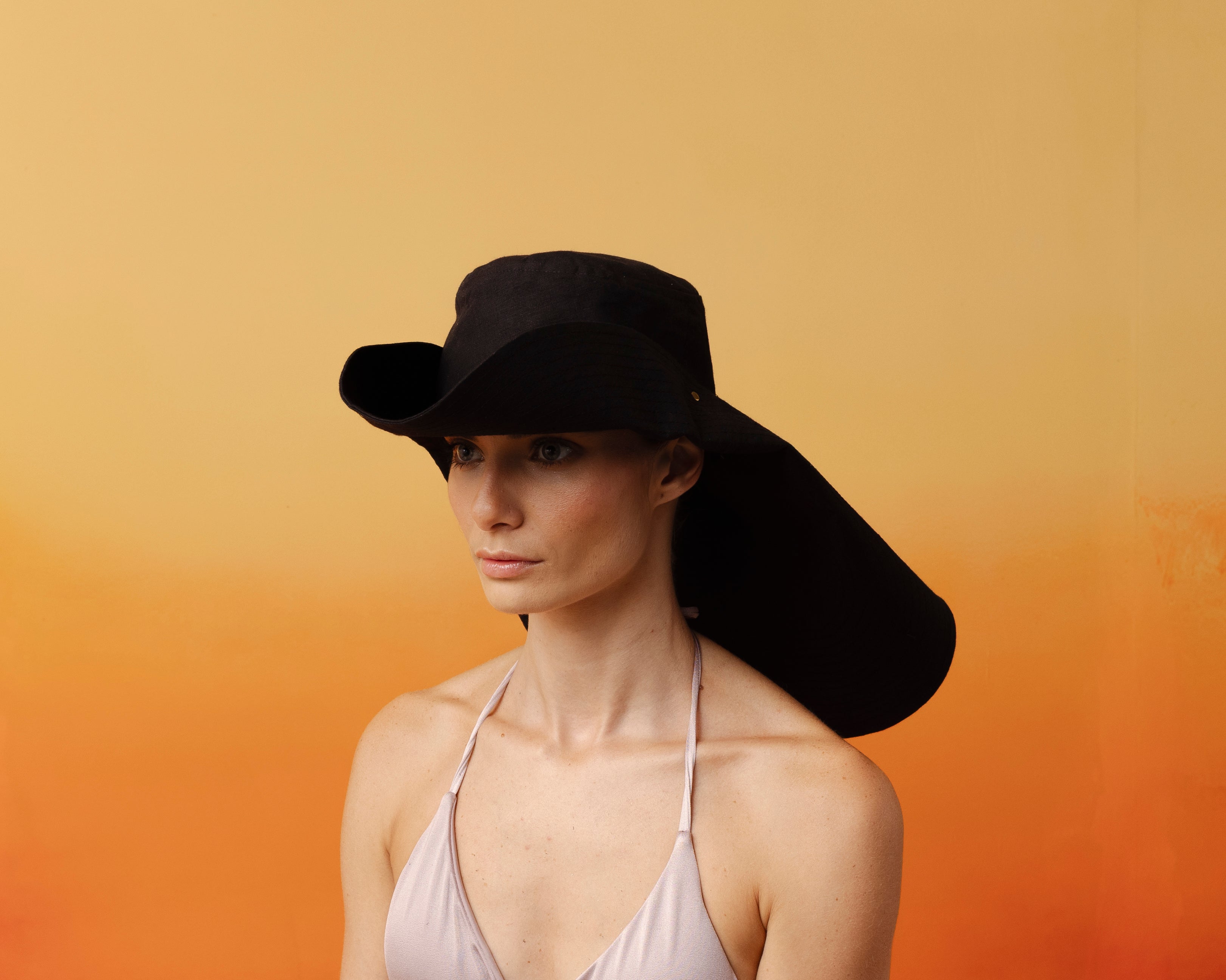 Chapeau de plage en lin style cowboy