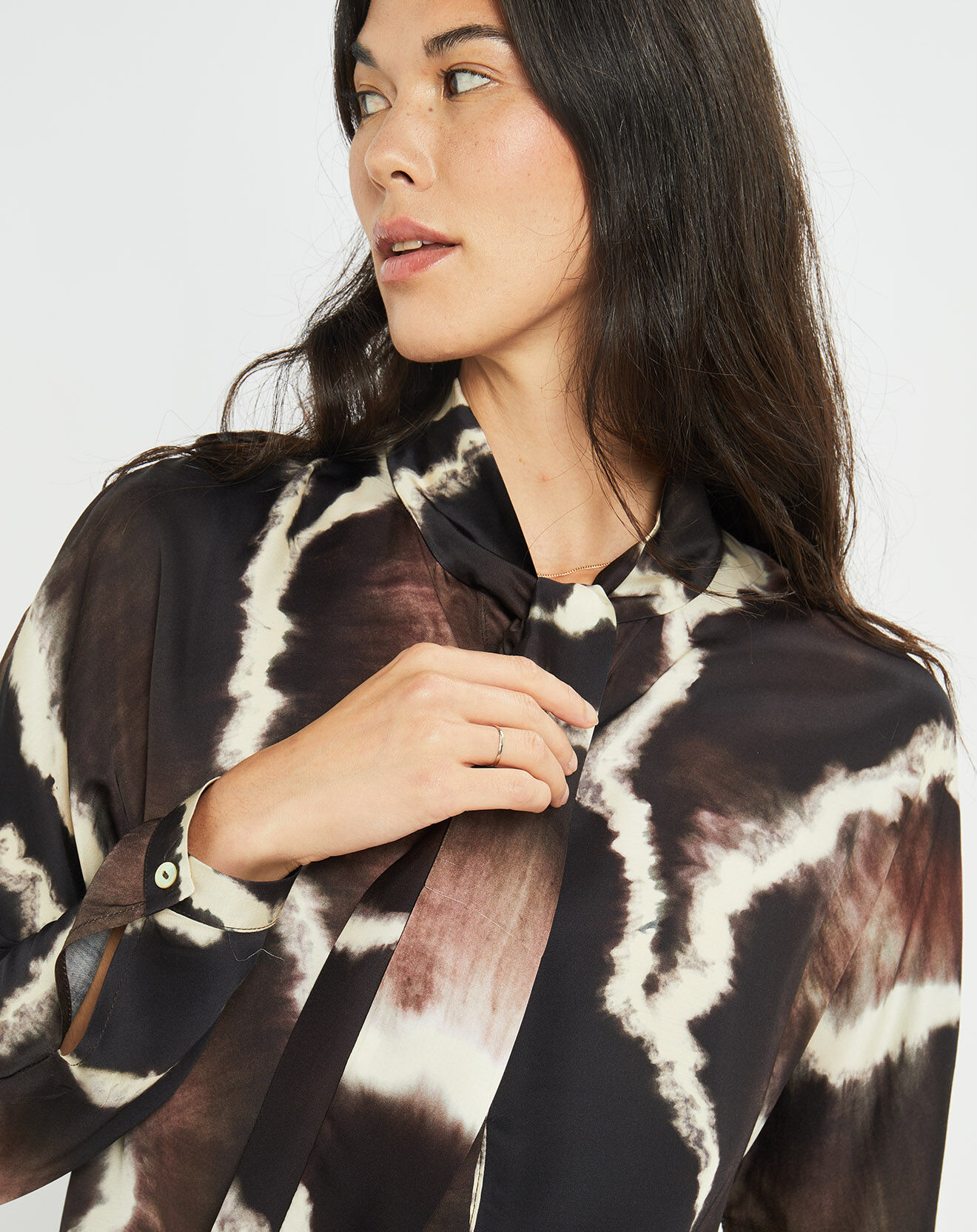 Lauren Vidal Chemise satinée Plume imprimée café