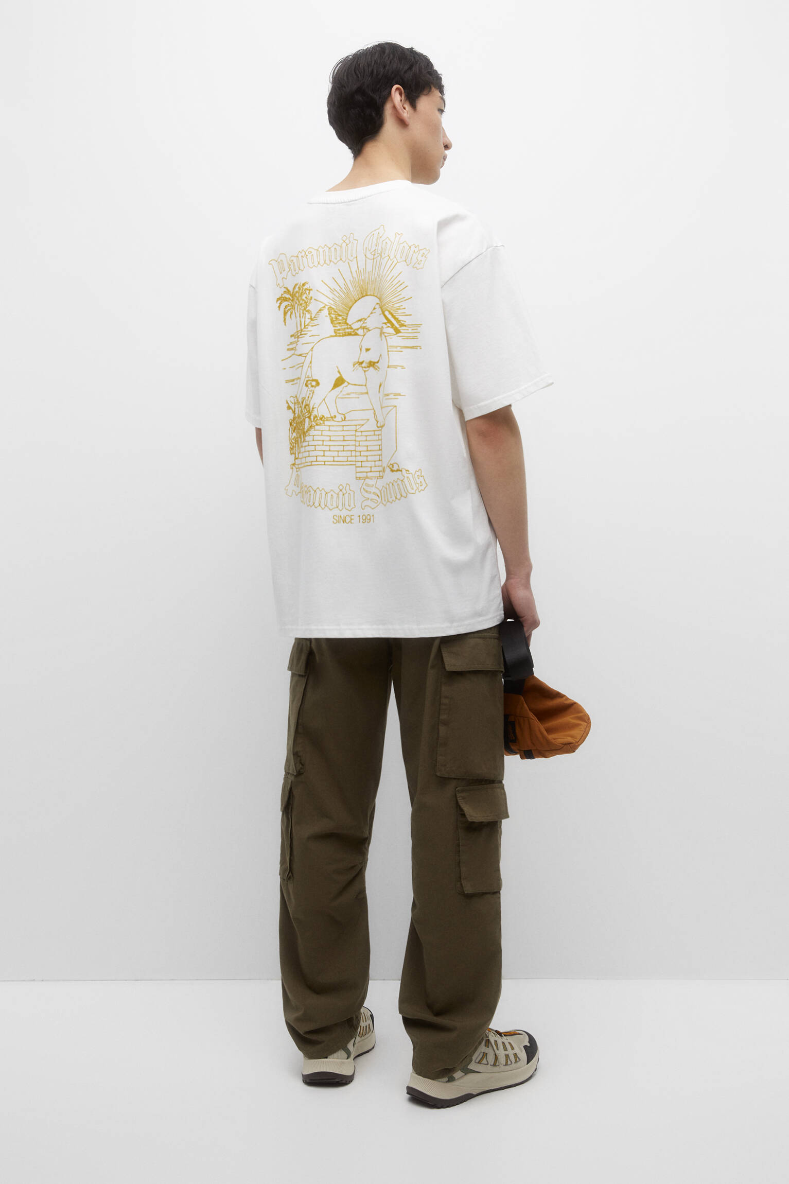 CAMISETA DE MANGA CURTA COM TEXTO - BRANCA SUJA