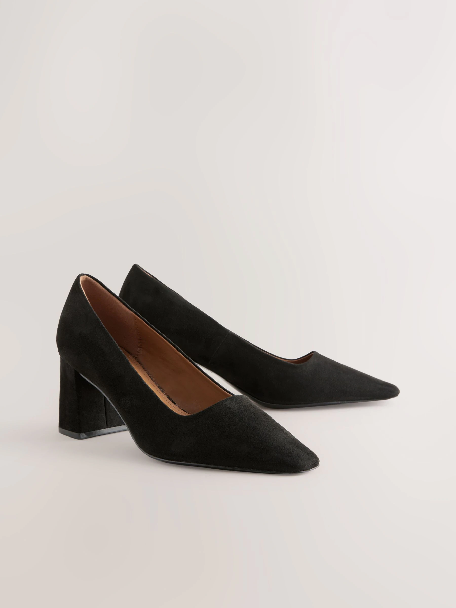 Zwart - Standard Chisel Toe Block Courts