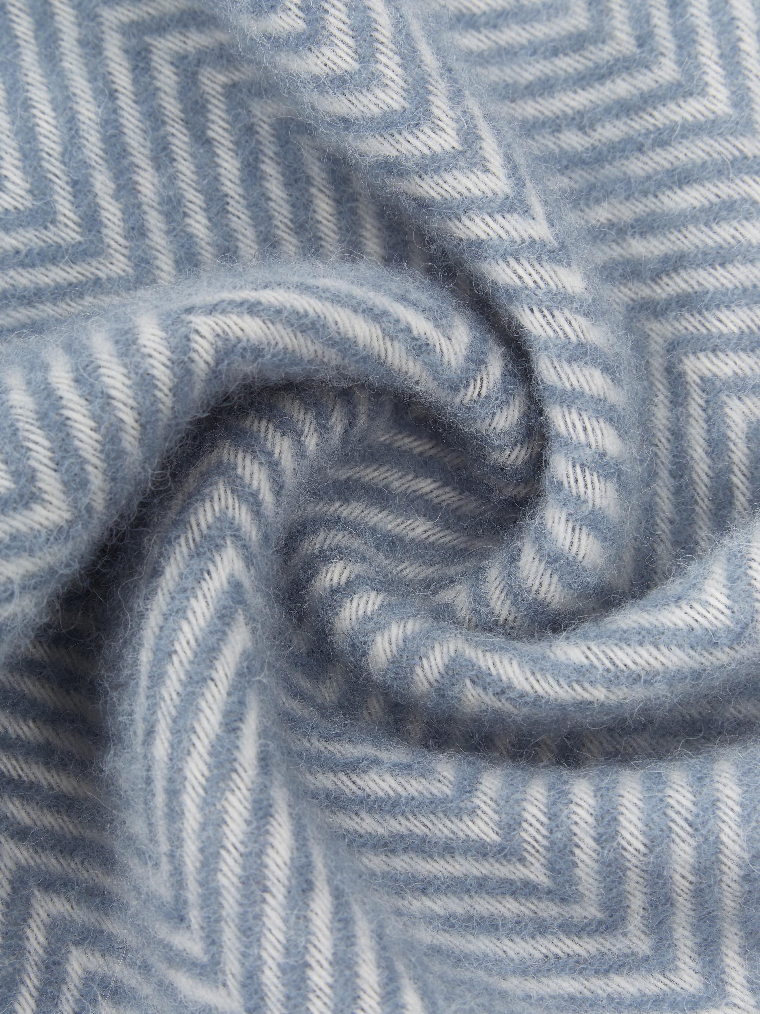 Wollen plaid Tyrol met visgraatpatroon en franjes