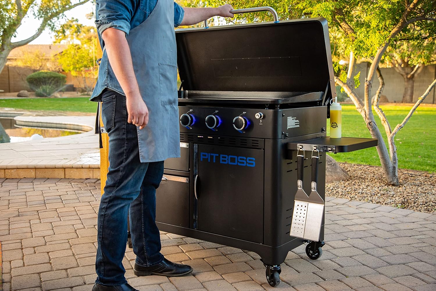 PIT BOSS Plancha Ultimate 5 Brenner auf Wagen