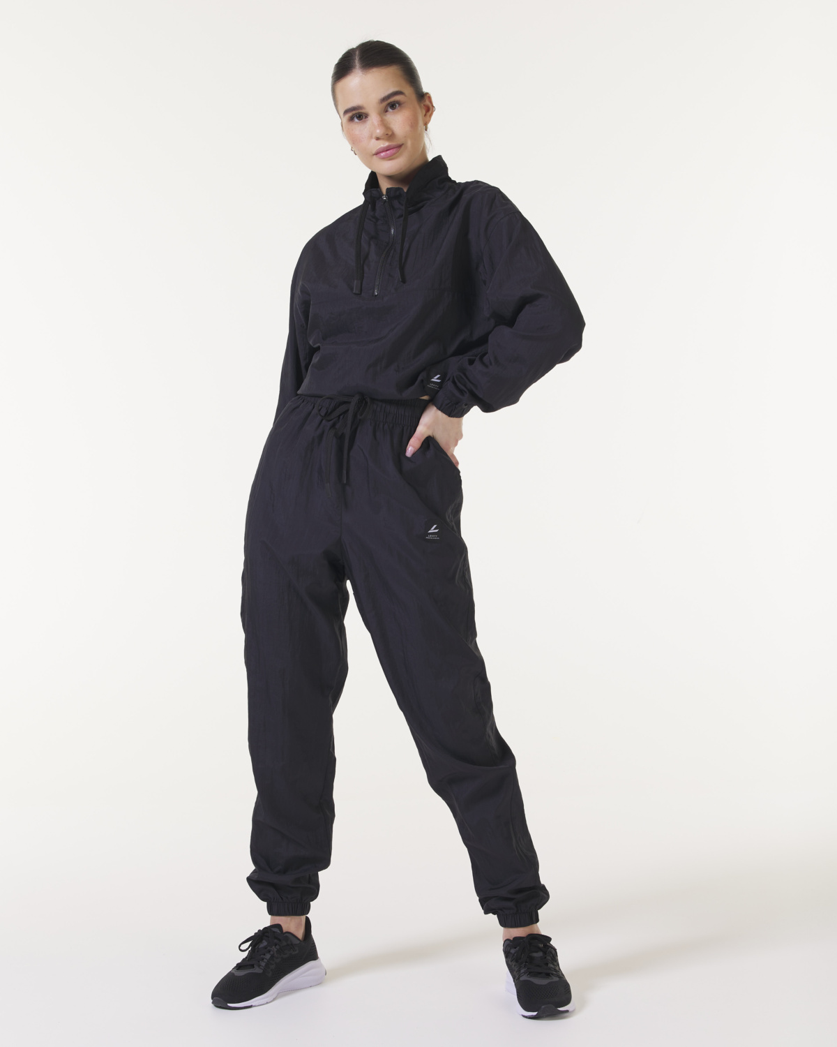 LEVITY Silhouette Pants Black