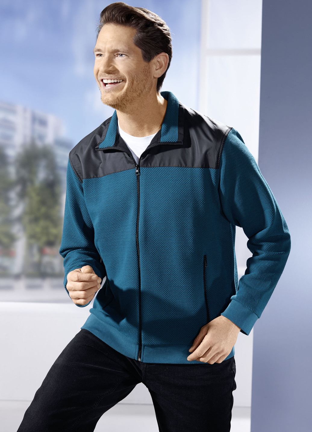 Sweatjacke mit Seitentaschen