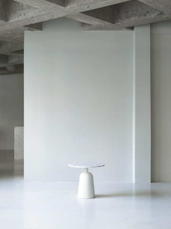 Normann Copenhagen Turn Table Marble bijzettafel black
