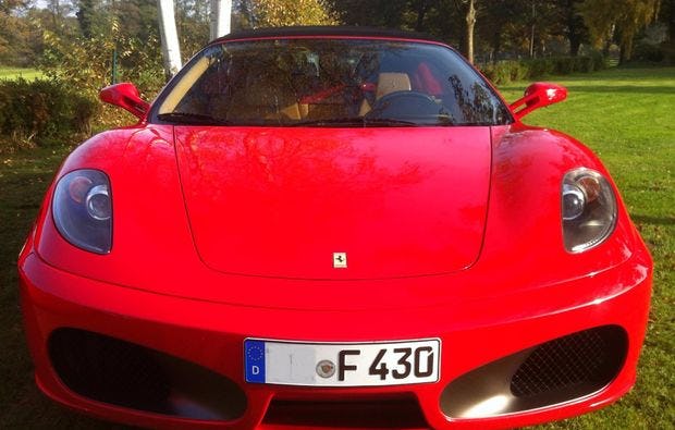 Ferrari F430 Spider fahren in Lübeck als Geschenk