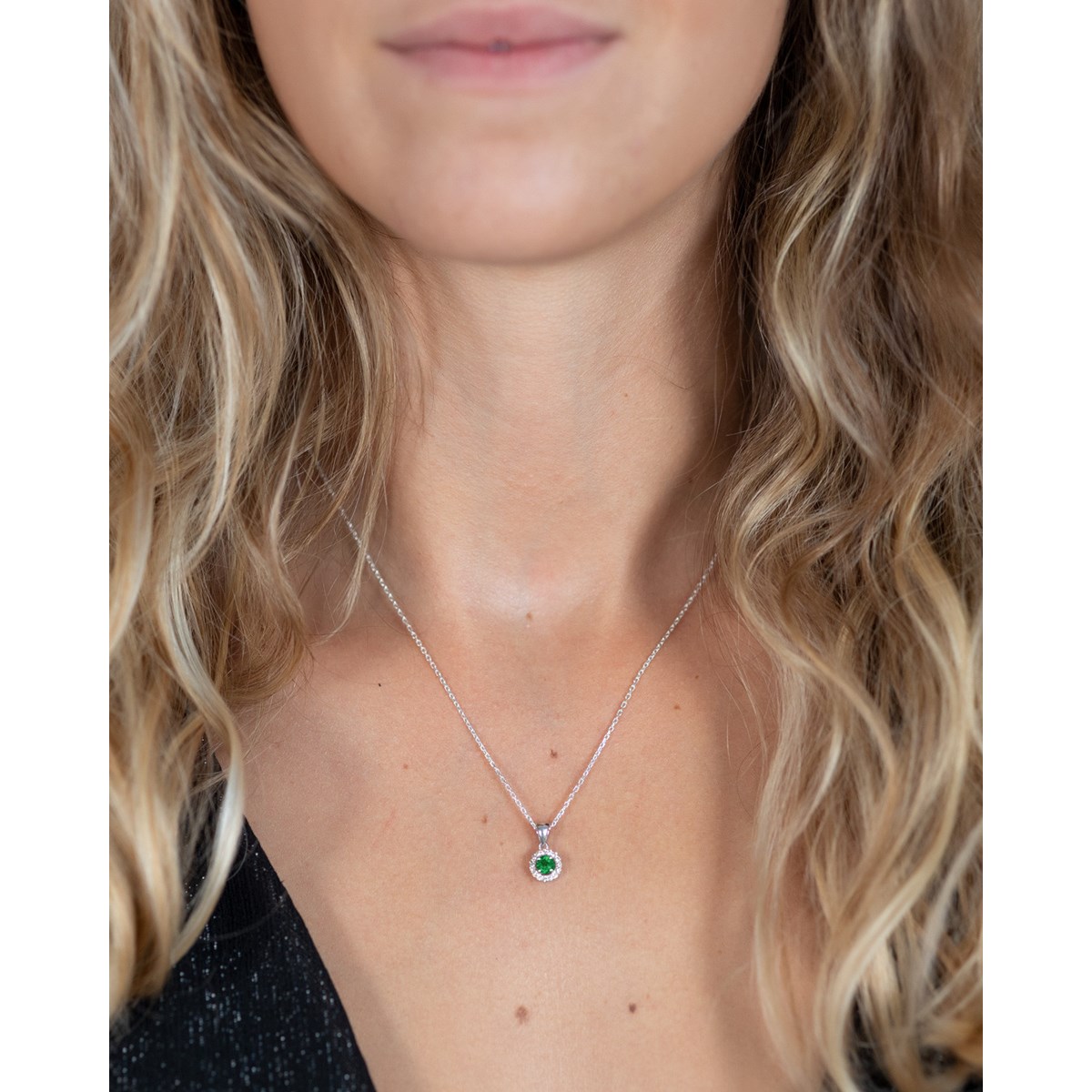Collier Pendentif ADEN Or 585 Blanc Emeraude et Diamants Chaine Or 585 incluse 0.56grs