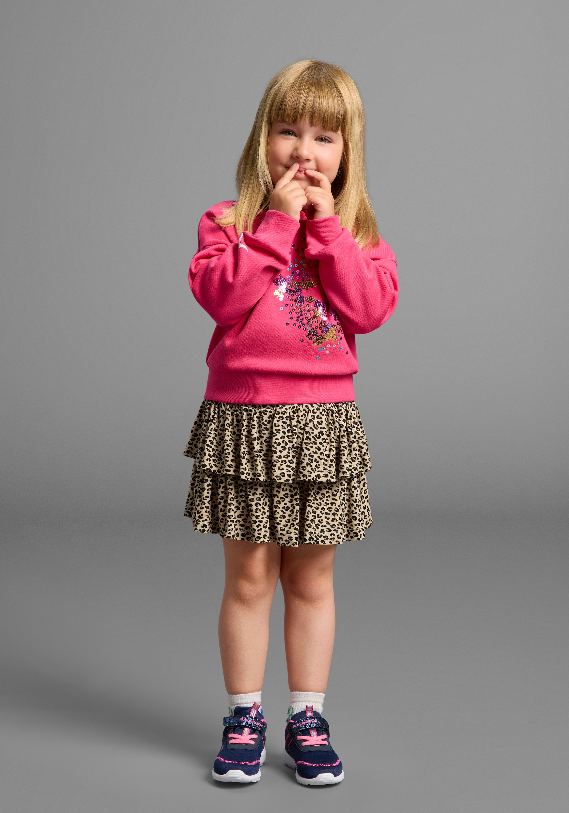 KangaROOS Sweatshirt »Stern-Applikation für kleine Mädchen«, Sweatshirt  mit schimmernden Pailletten-Applikationen