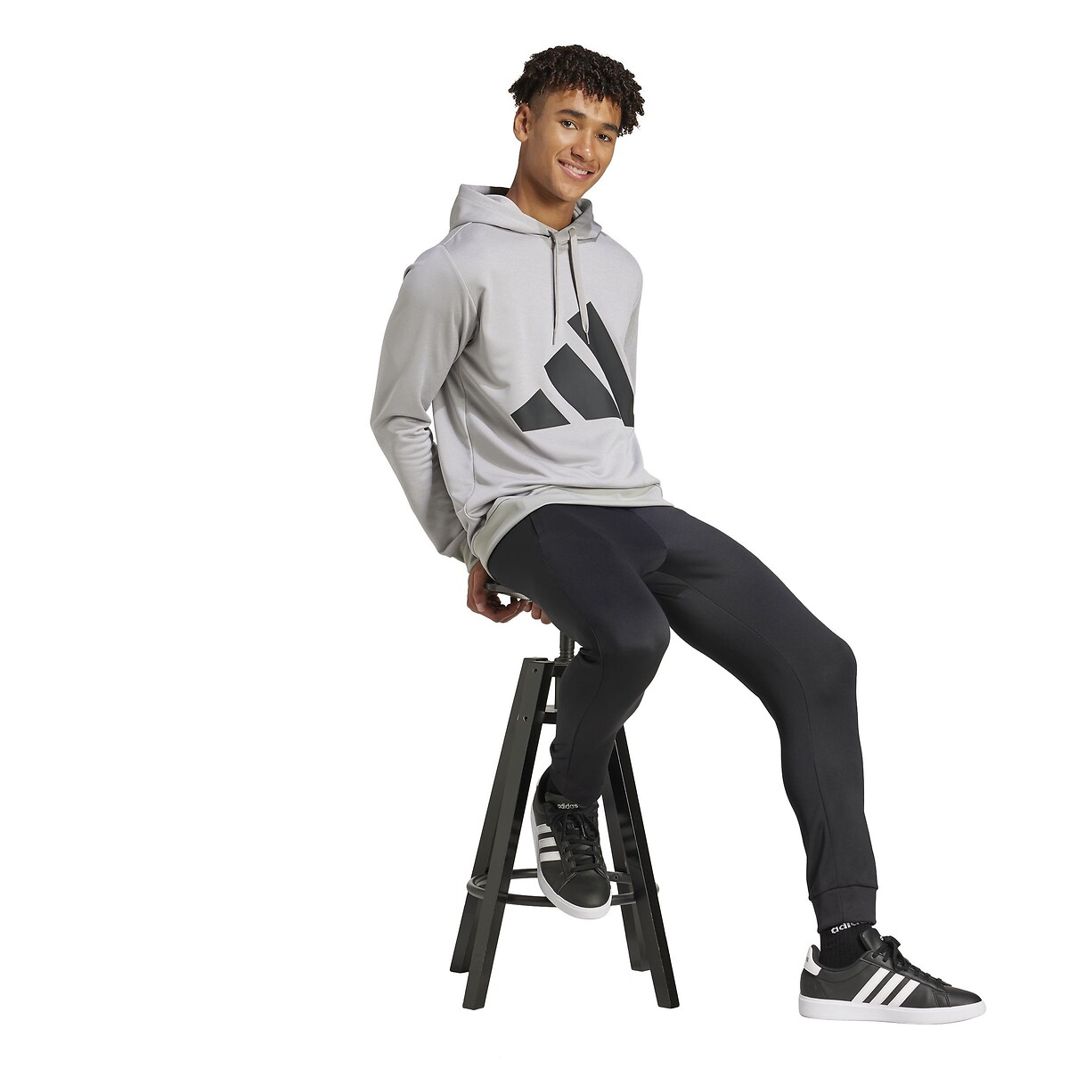 ROUPAS ESPORTIVAS ADIDAS<br>Agasalho de treino com logotipo grande