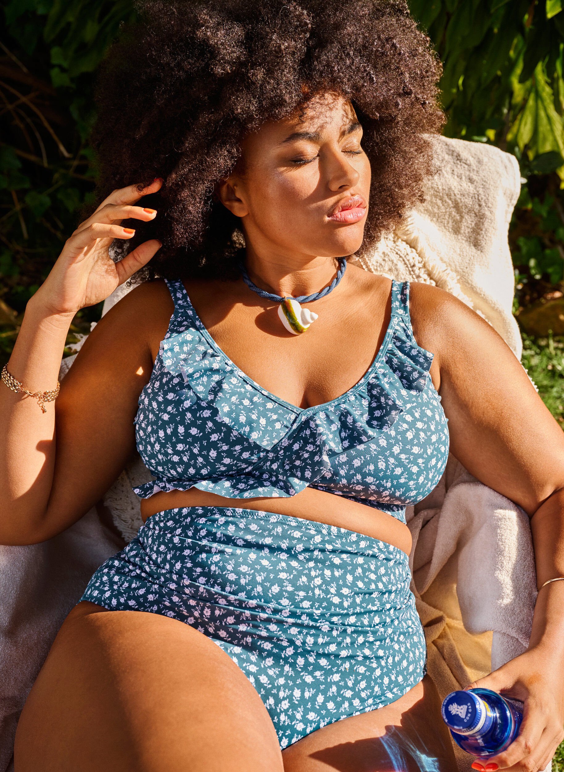 Blomstret bikini bh med flæsedetaljer