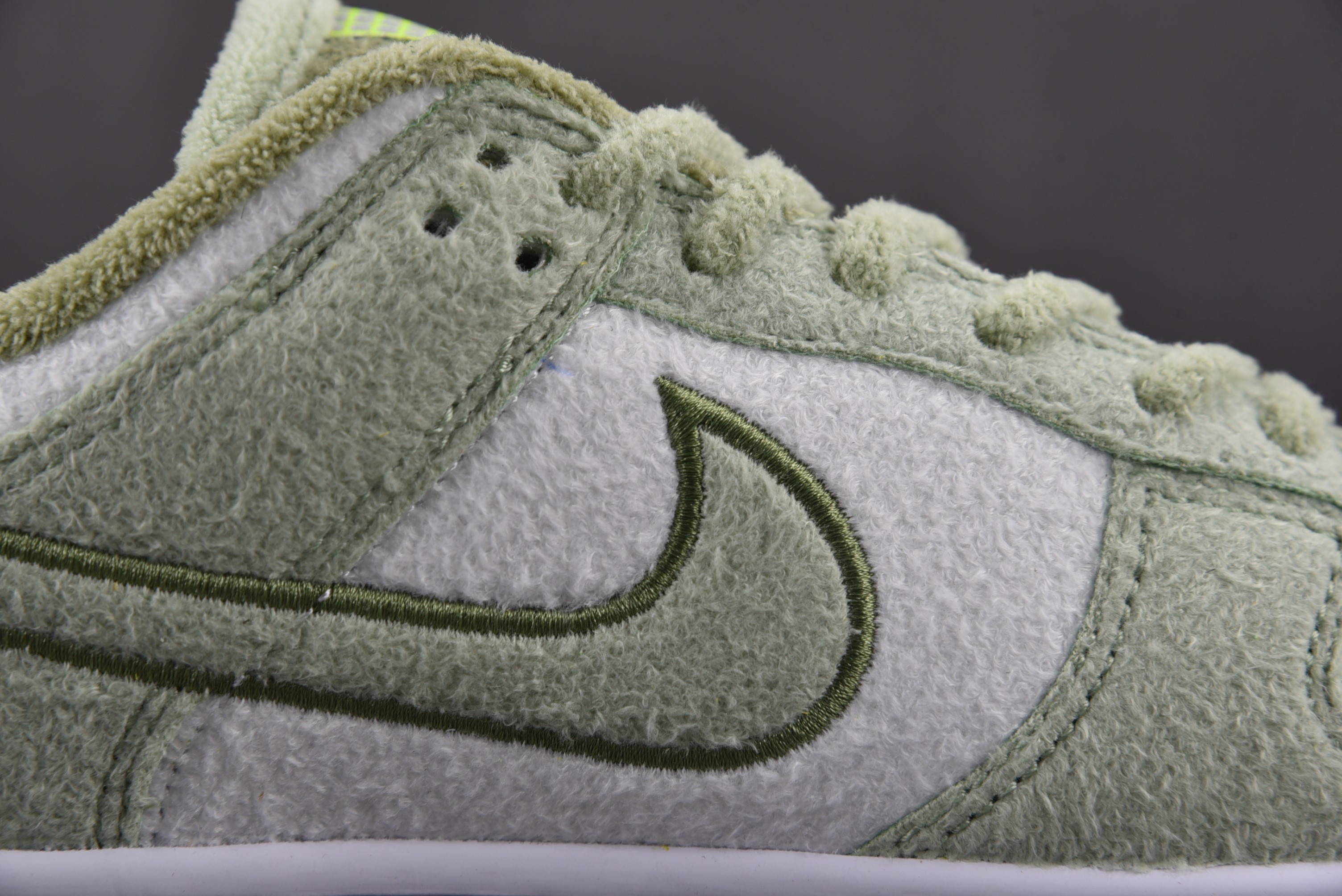 Nike Dunk Low SE Fleece Pack Honeydew (Women Size!!)