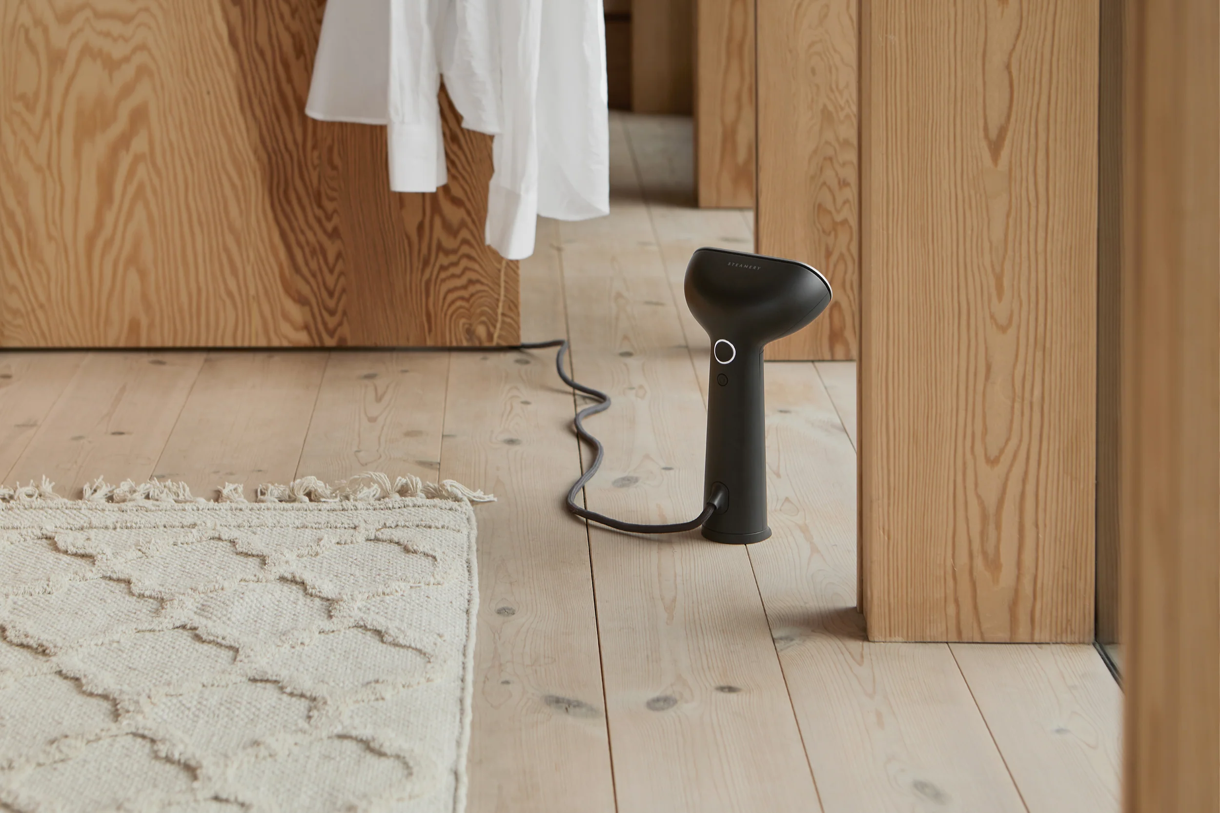 Steamery  Cirrus No.3 Iron steamer - Charcoal
