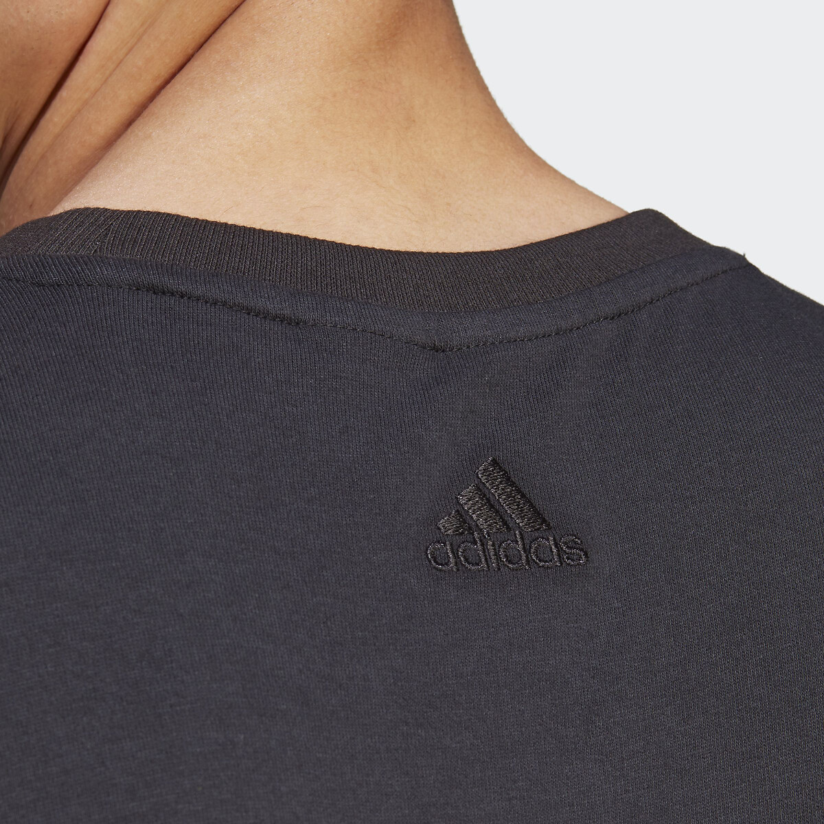 ADIDAS ROUPAS ESPORTIVAS<br>Camiseta com estampa do logo Future Icons
