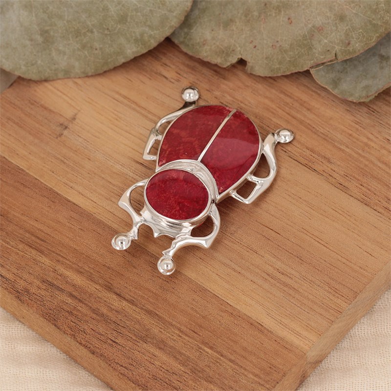 Pendentif Scarabée en Corail Rouge sur Argent 925 - Bijoux Égyptien | Aden