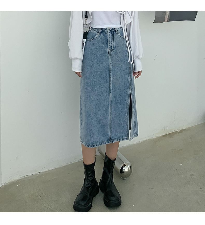 Denimot - A-lijn denim midi-rok met hoge taille en split aan de voorkant