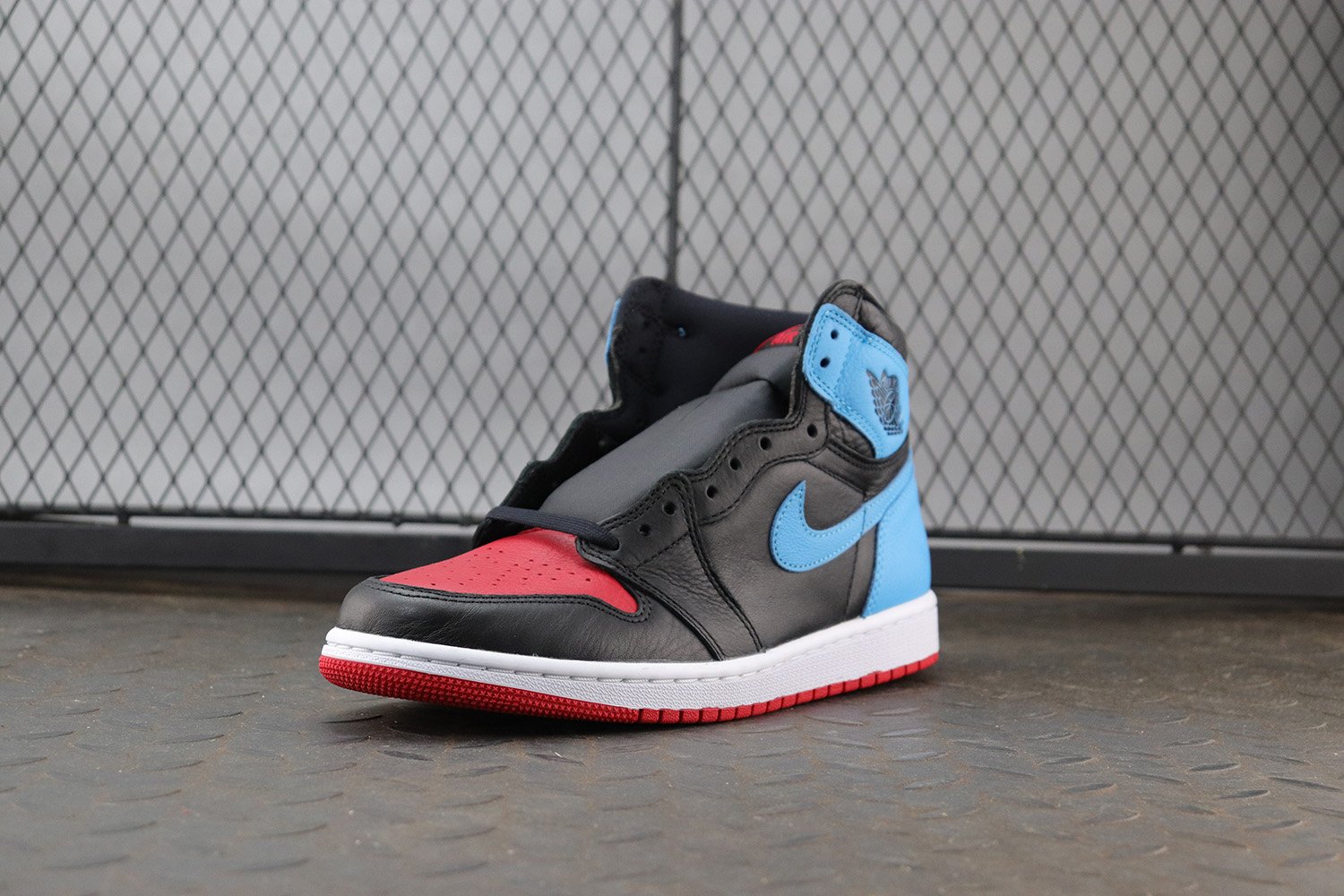 Air Jordan 1 High OG WMNS “UNC to Chicago”
