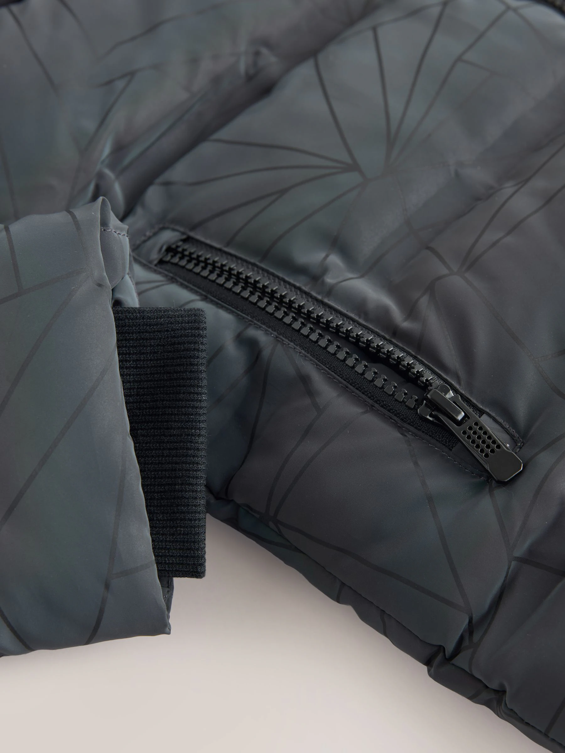Zwart - Reflecterende, regenbestendige microfleece gevoerde jas (3-16jr)