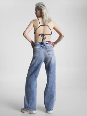Top cropped ultra com amarração nas costas e distintivo