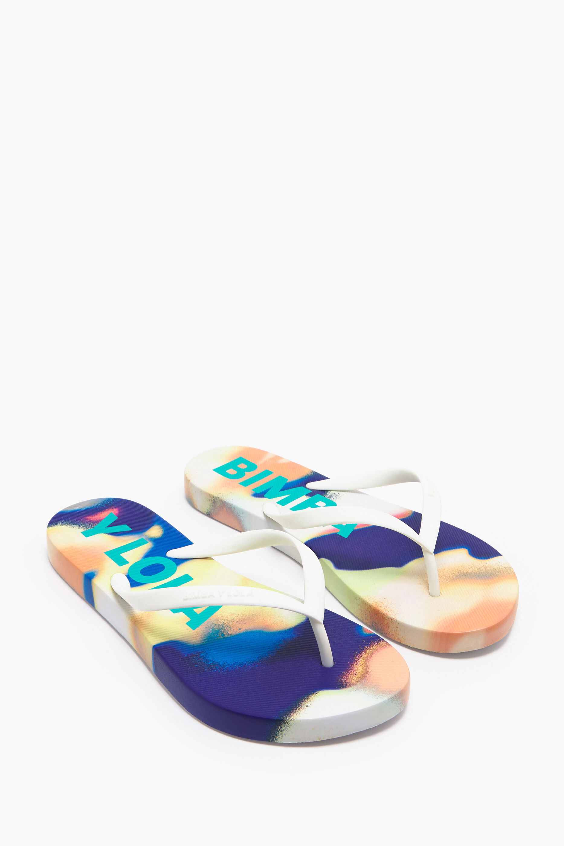 Chinelo de dedo com estampa camuflada branca