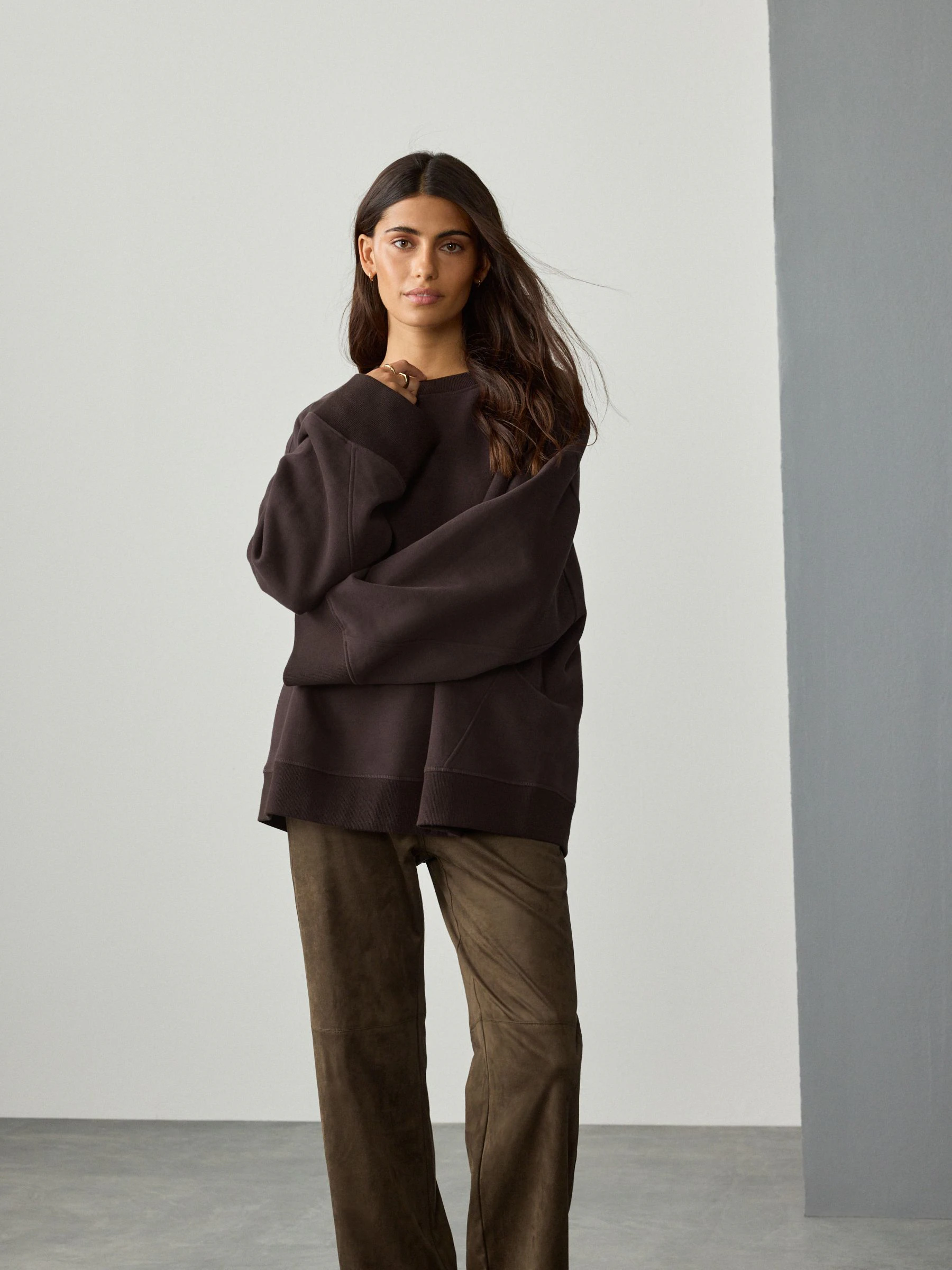 Chocoladebruin - Verfijnd sweatshirt met ronde hals, lange mouwen en ribbels