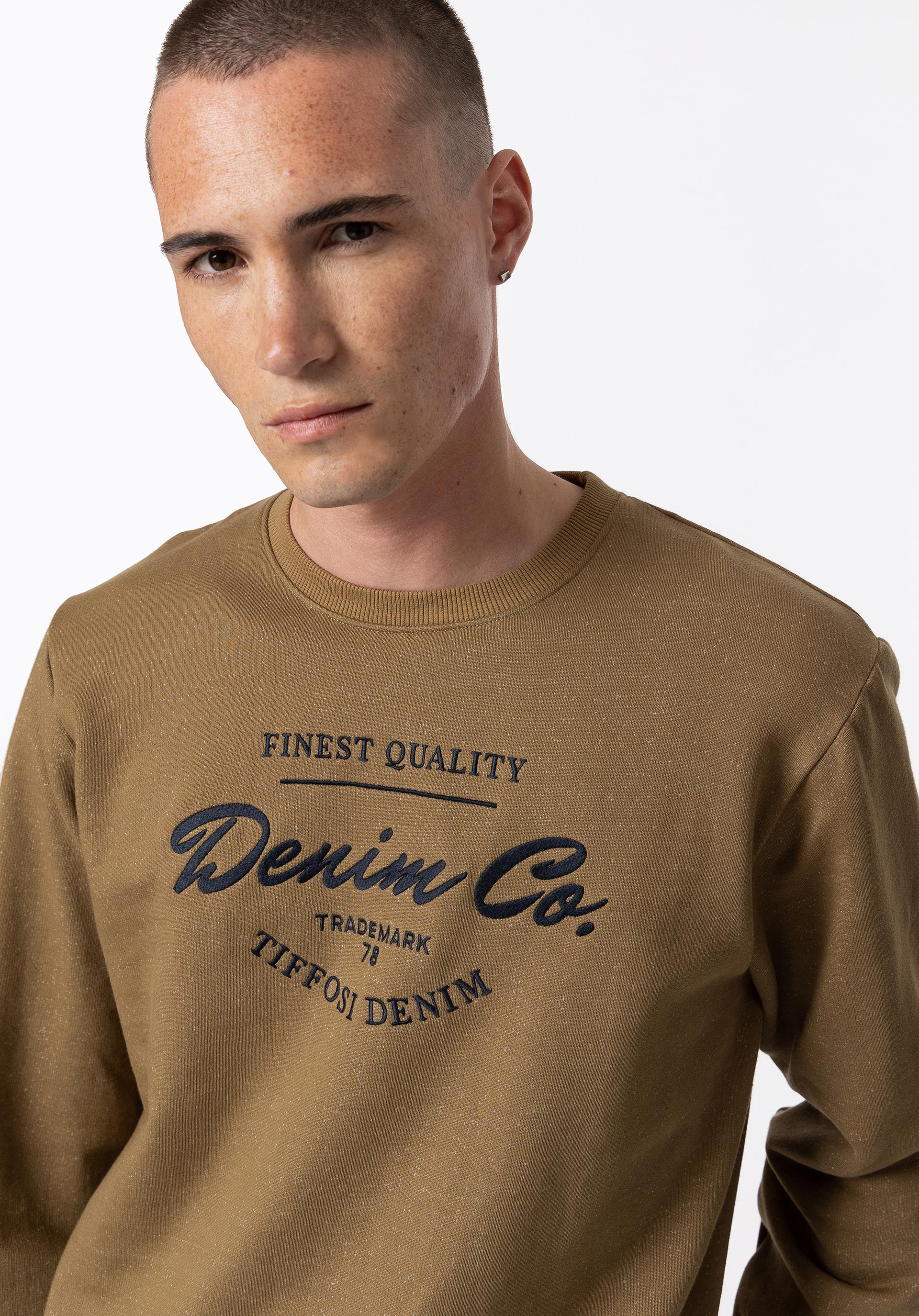 Sweatshirt com Bordado Frontal