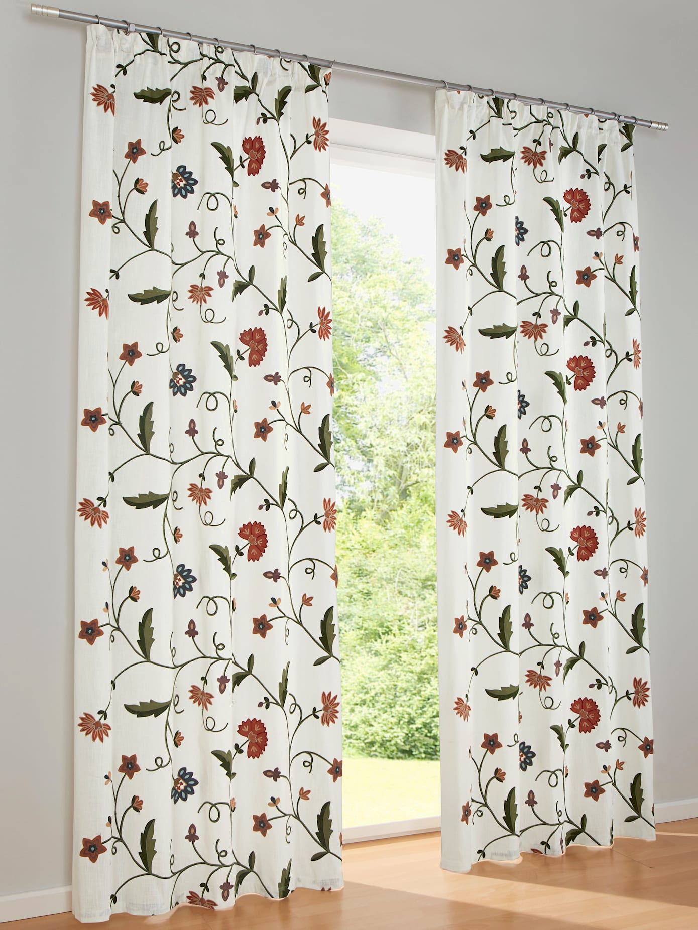 Rideau superbe broderie crewel
