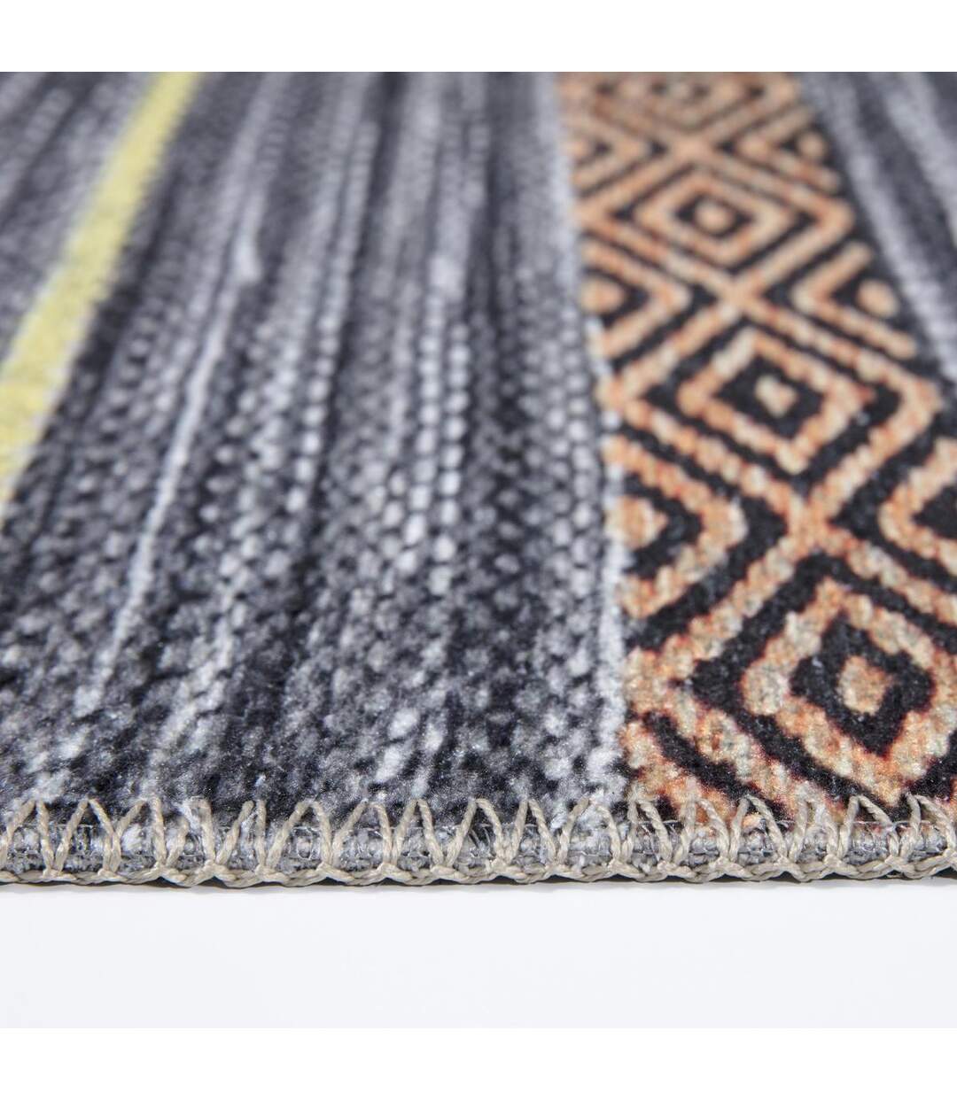 Tapis salon NOBASTA en polyester doux et soyeux OEKO TEX