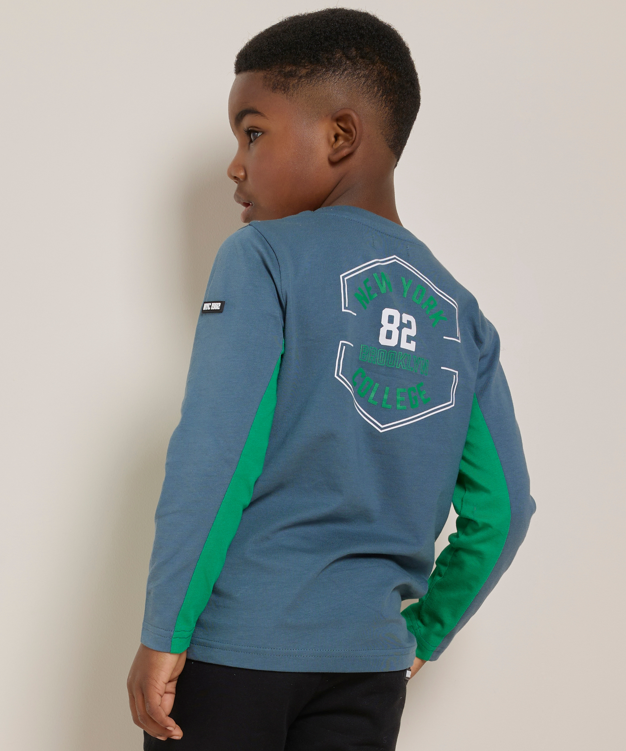 kleurblok top met backprint