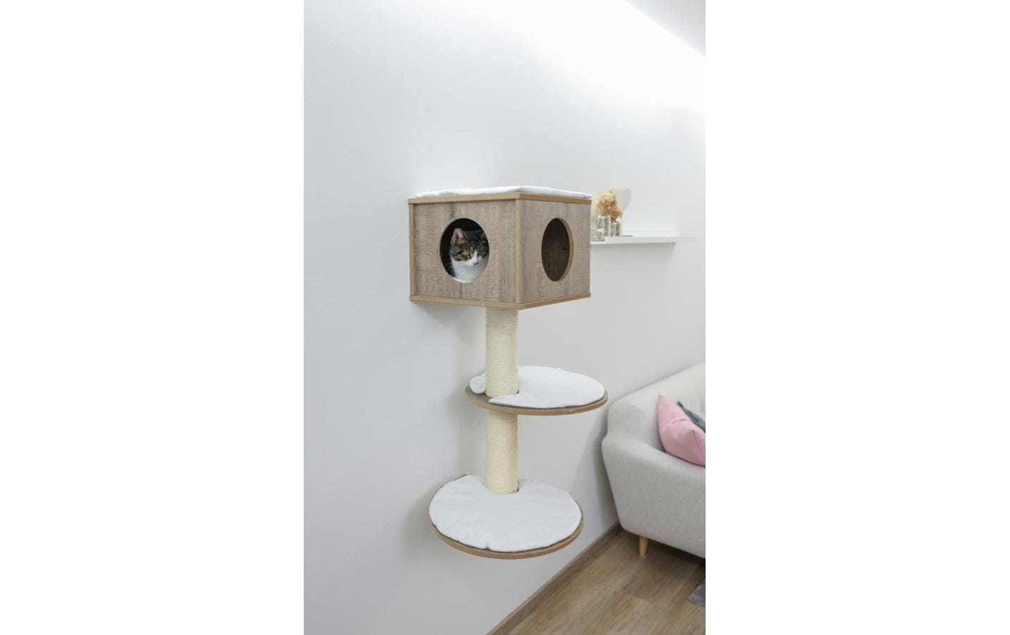 Kratzbaum Dinari Light 110 cm, Braun/WeissWand-Kratzbaum für Katzen