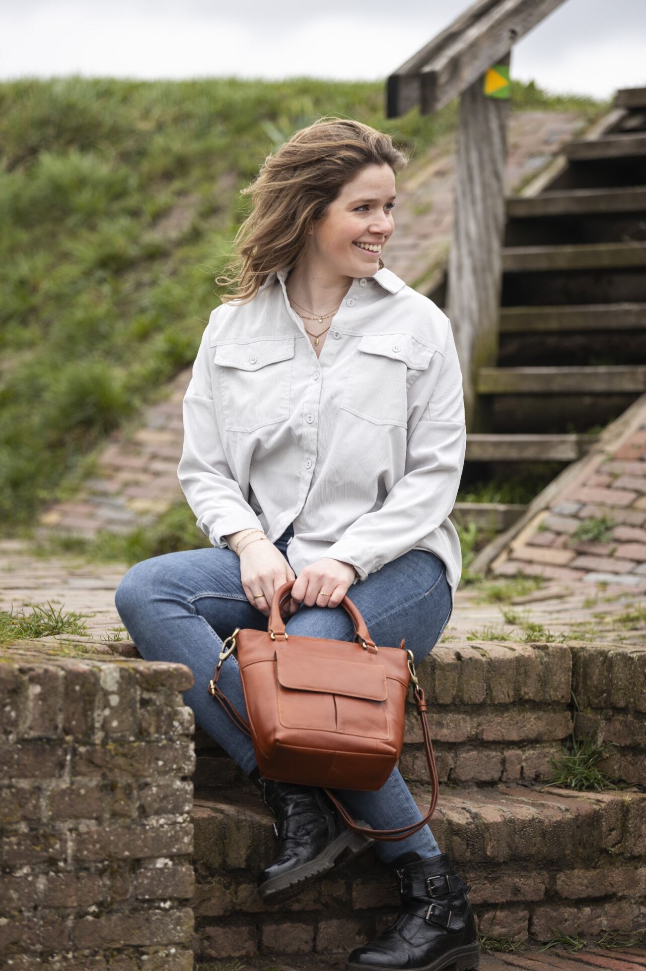 Lioné Donna Hand/ Schoudertas Cognac