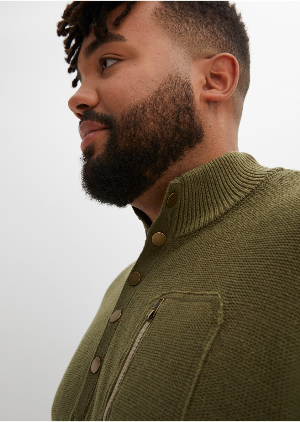 Pull à patte de boutonnage