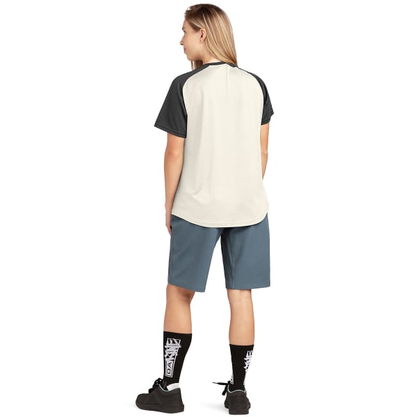 Bons plans textile été DAKINE WOMEN'S SYNCLINE S/S JERSEY JERSEY SURF WHITE