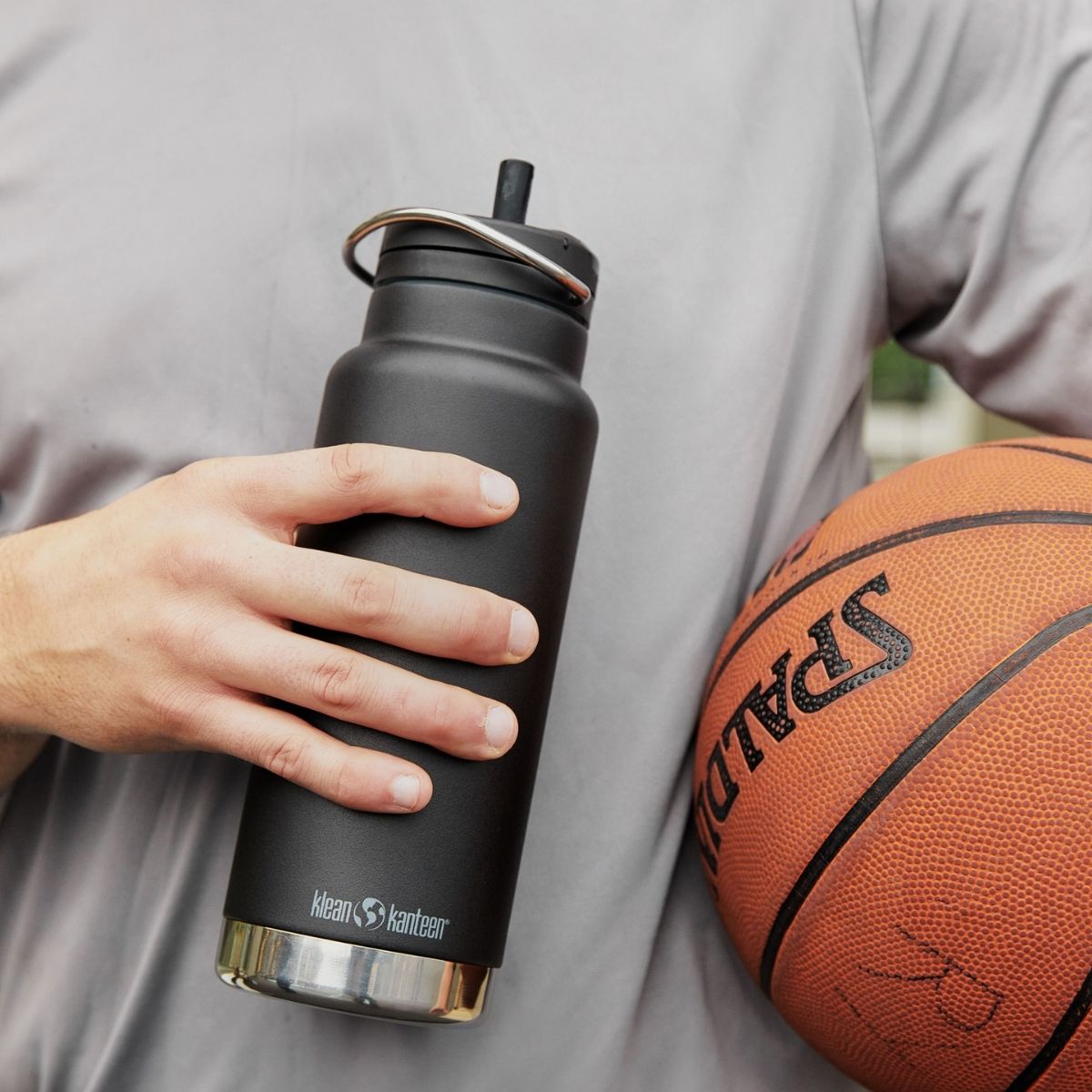 Garrafa térmica isolada Klean Kanteen Tkwide de 946 ml com tampa de rosca