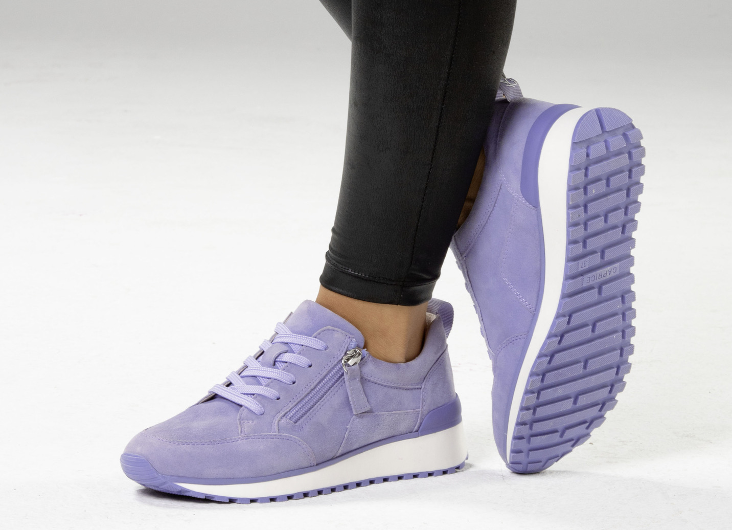 Caprice Sneaker aus Veloursleder