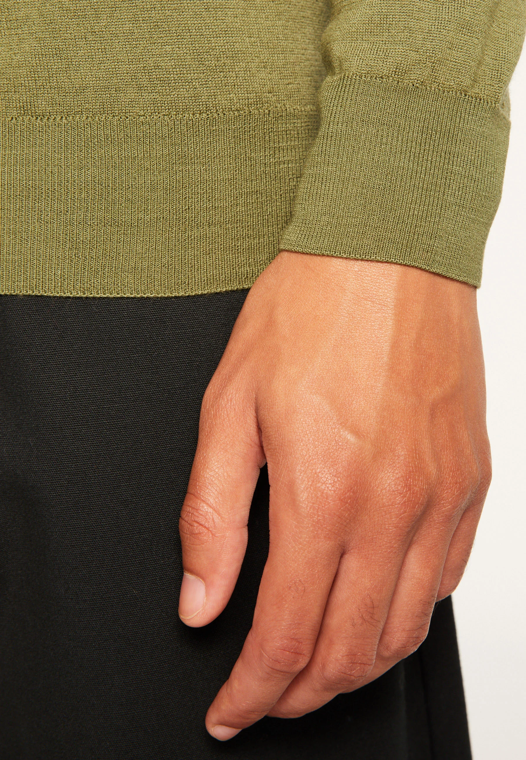 ELMOAH24 - Pull col v en laine mérinos | Kaki