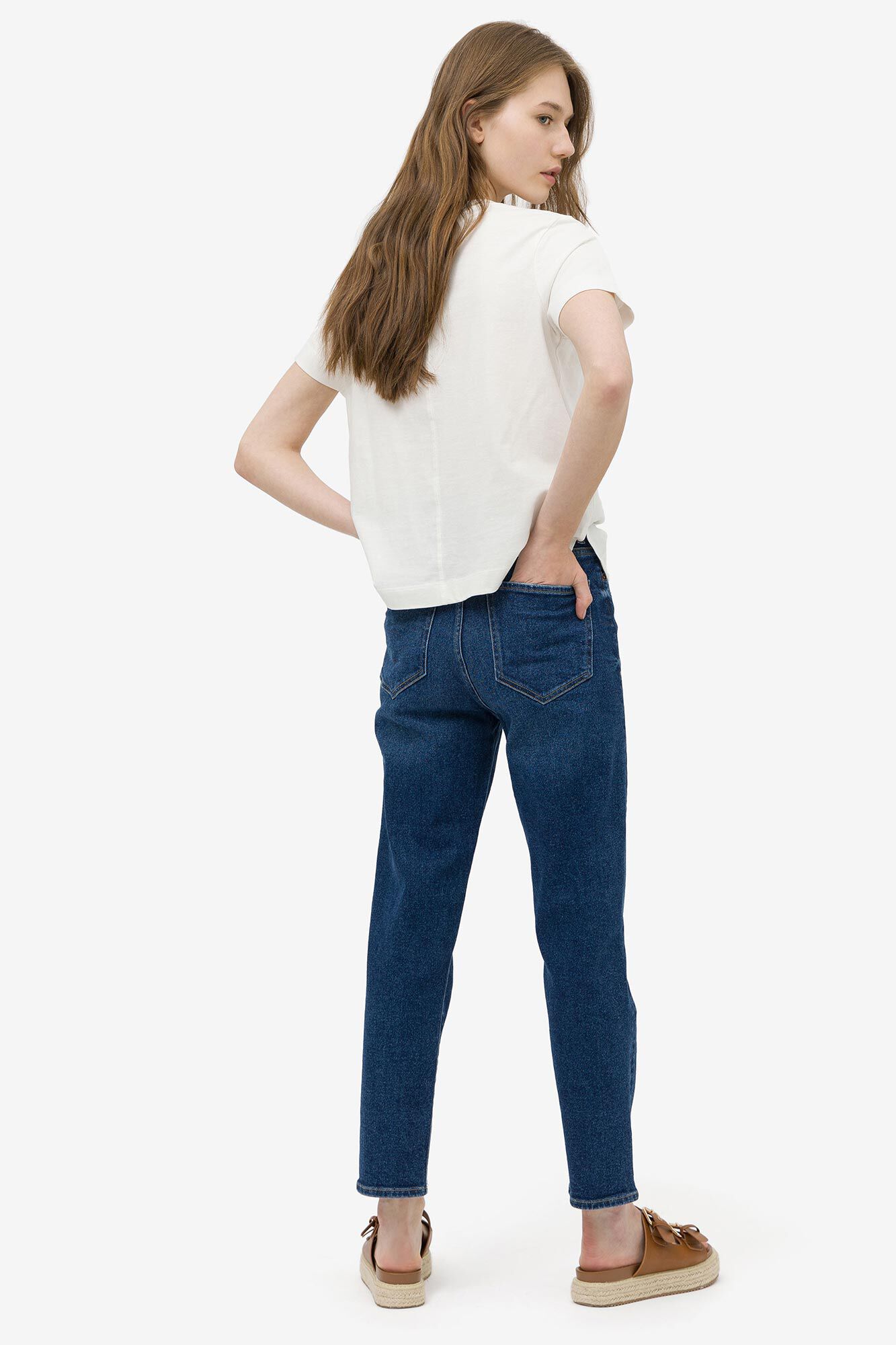 Calça jeans Mom Fit de cintura alta e rasgada