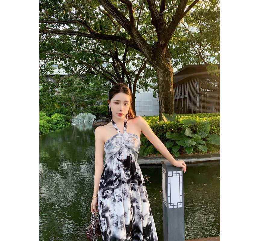 Faiar - Halter-hals bloemenprint geplooide midi-zonnejurk