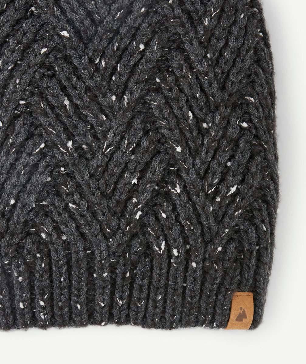 BONNET TRICOT GARÇON EN FIBRES RECYCLÉES GRIS MOUCHETÉ AVEC POMPON