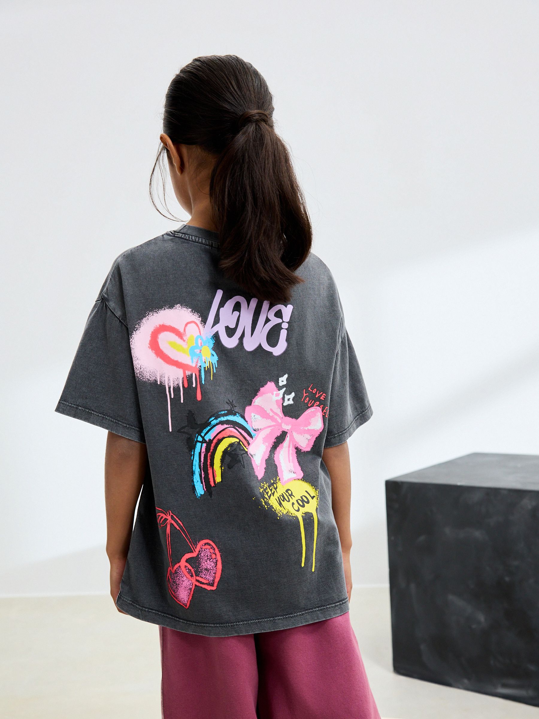 Antraciet graffiti - Oversized T-shirt met grafische print (3-16jr)