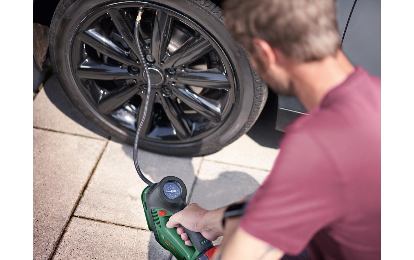 Akku-Druckluftpumpe UniversalPump 18 V SoloSchnelles Aufpumpen mit dem kraftvollen Akku-Kompressor von Bosch