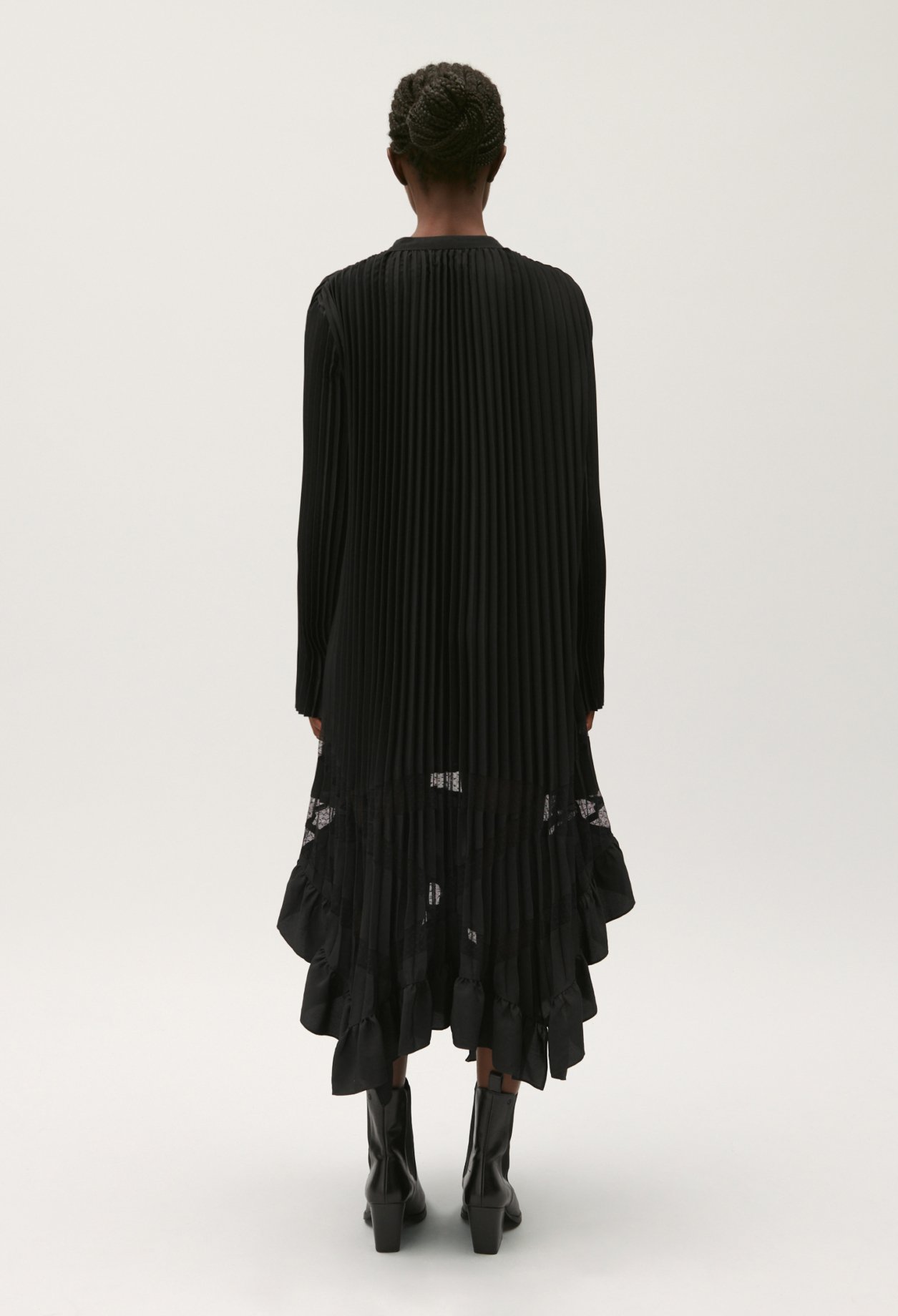 Robe midi plissee asymetrique noire