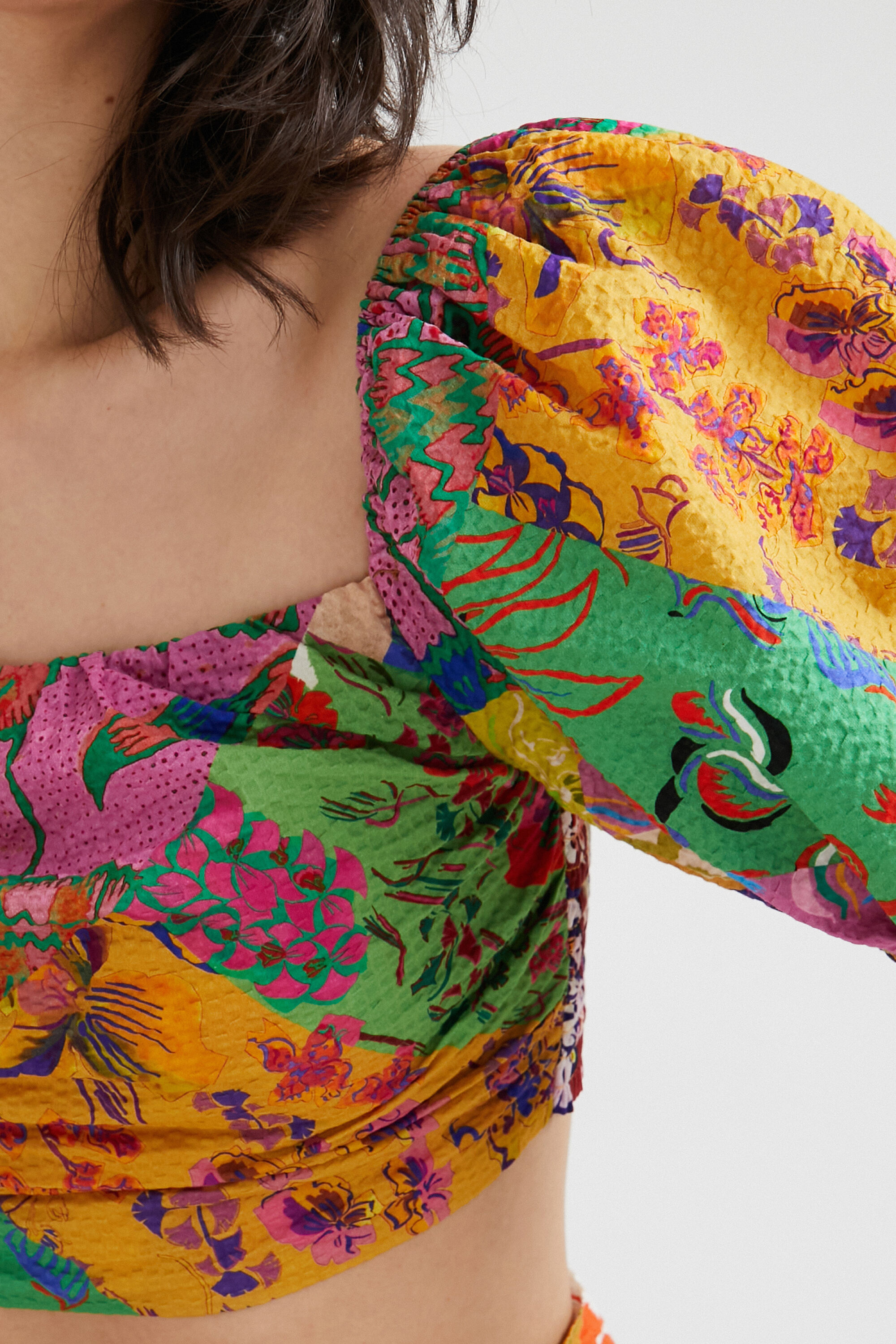 Blouse courte M. Christian Lacroix