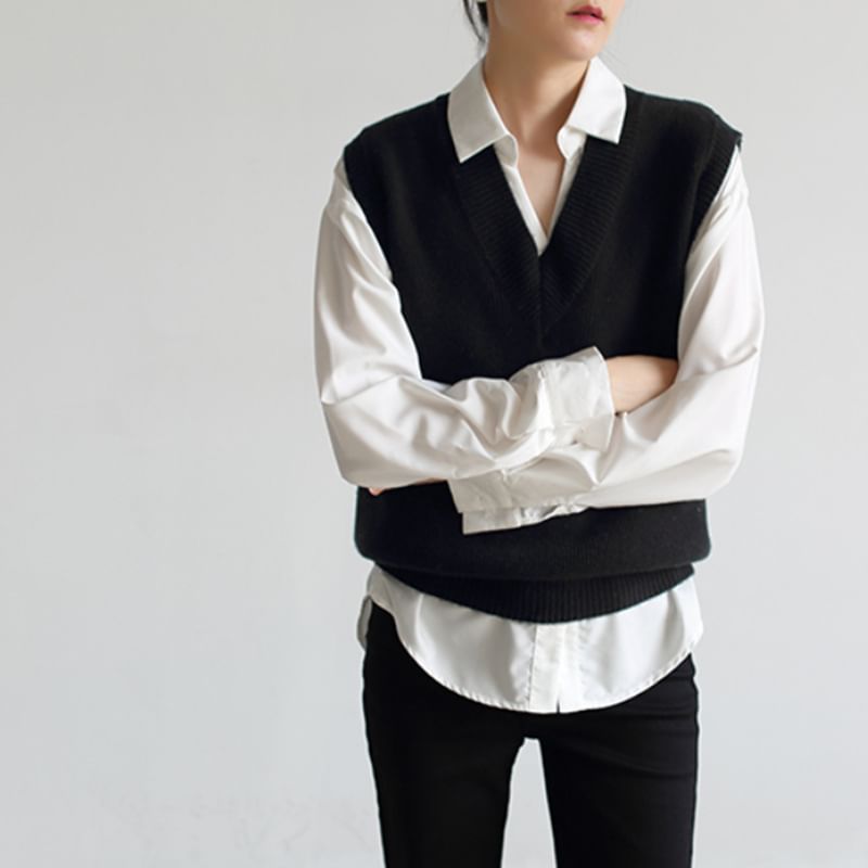 Omibayo - V-hals effen geribbeld vest