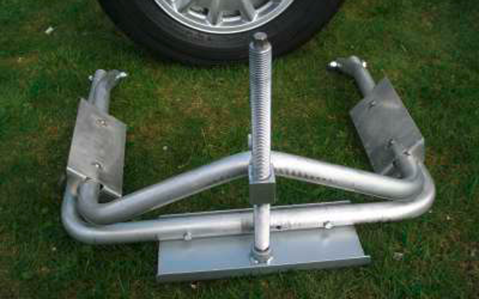 Milenco Aluminium Wagenheber 81 x 24,5 x 20 cm