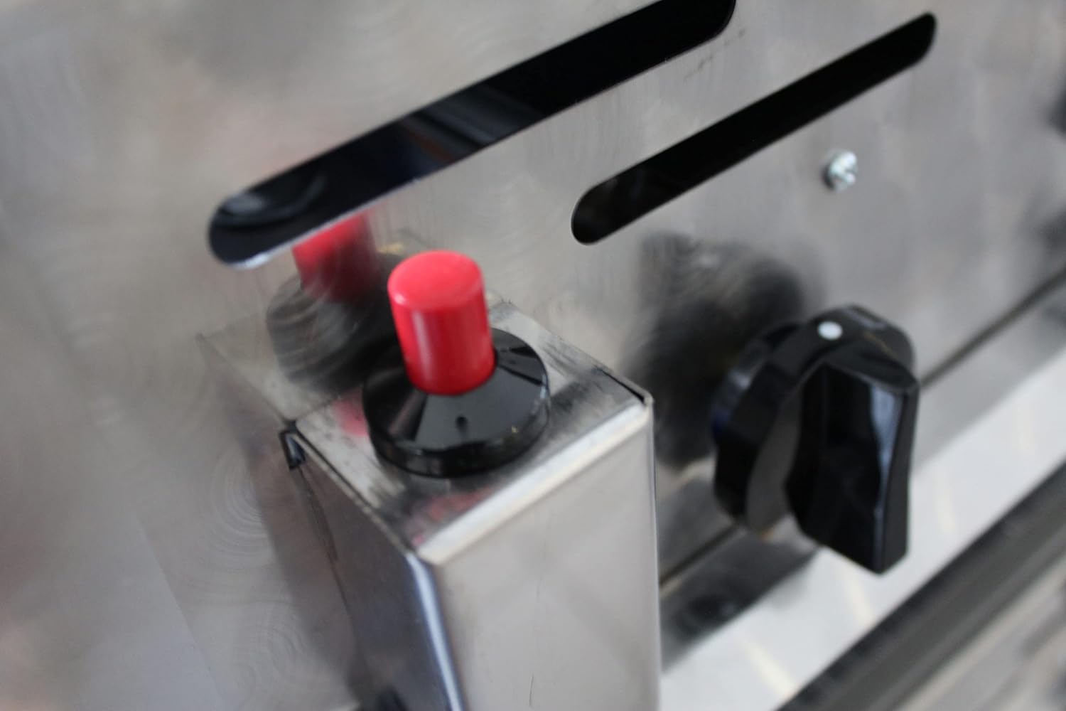 5-flammiger Profi Gasgrill aus Edelstahl, stufenlos regelbar, Gasbräter, Gastrogrill, Gastrobräter mit Gasschlauch und Druckminderer (18,4 kW | verchromter Grillrost)