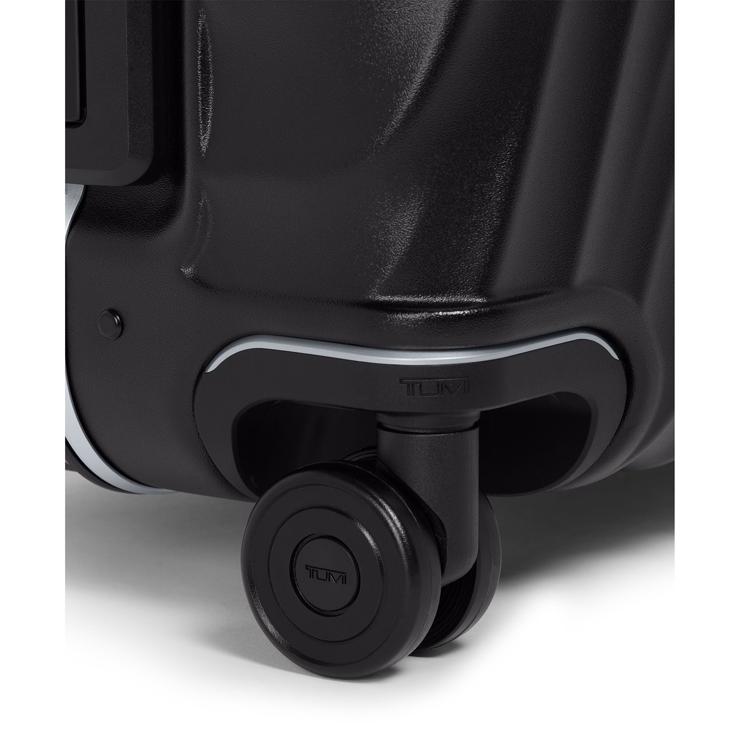Tumi 19 Degree Frame St 4 Whl P/C black texture