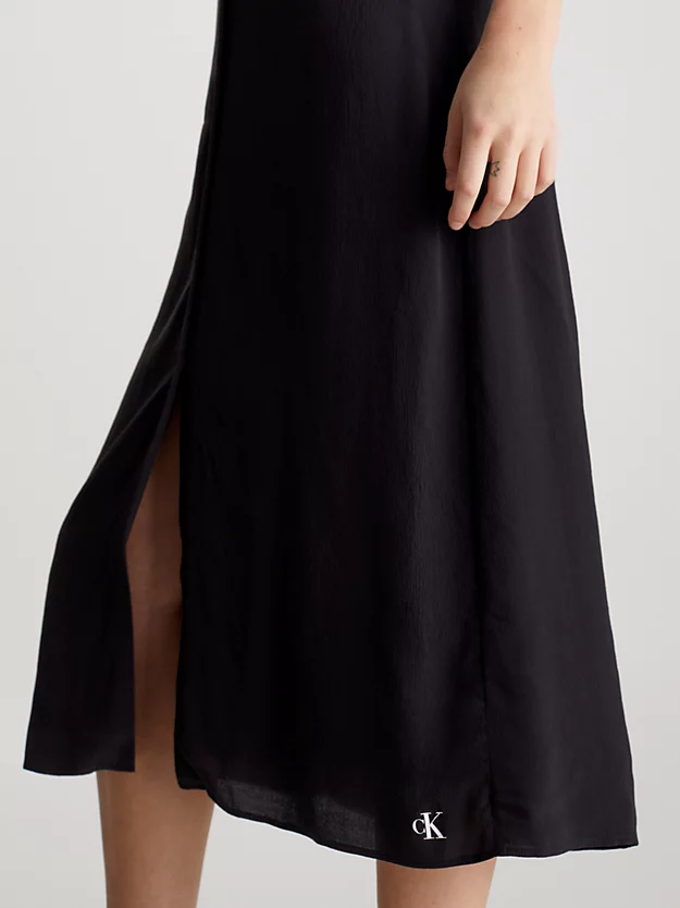 Vestido midi de chiffon com botões